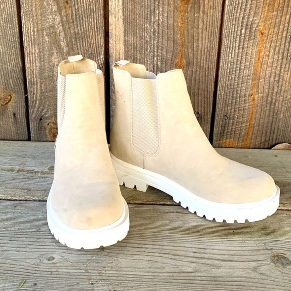 Unr8ed Chelsea Boots